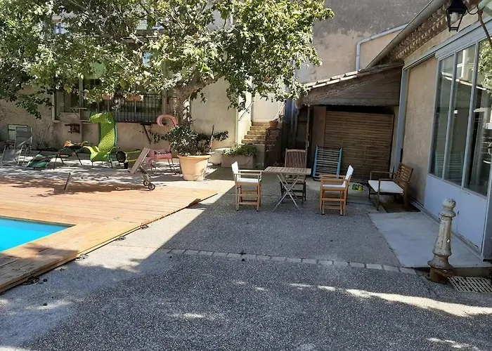 Apartamento Cave Atelier Dans Ancien Domaine Viticole Moux foto