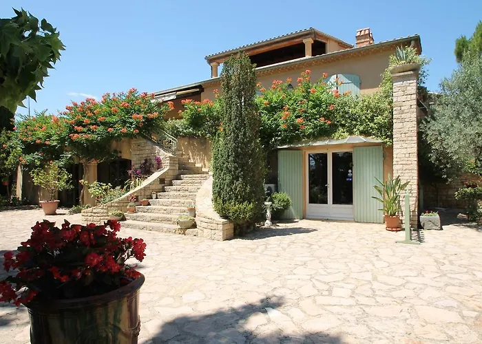 Villa Thebaide Chambres D'Hotes Laudun photo