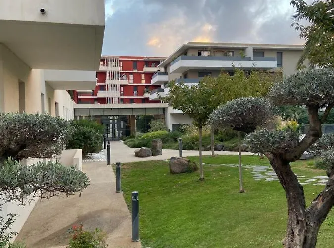 Photo de Super appartement avec piscine Juvignac