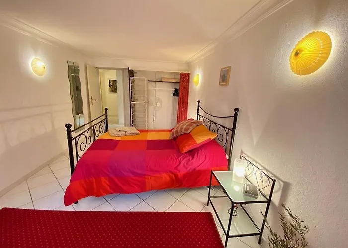 Centre Of Olonzac, 2 Bedrooms & Private Sunny Rooftop Terrace photo