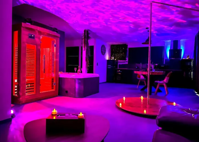 Love Room La Villa Des Charmes (Adults Only) Vias photo
