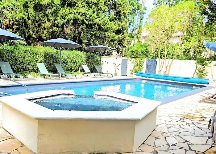 Gite A La Ferme, Billard Et Jacuzzi Prive Et Piscine. Floure képek