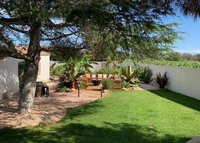 Photo de Chambres d hôtes au calme avec piscine et jacuzzi Valros
