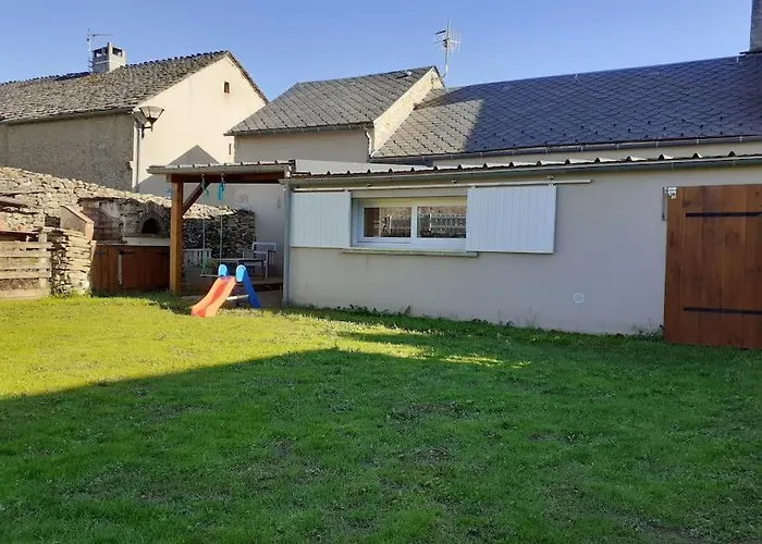 La Cabane Au Fond Du Jardin Montrodat photo