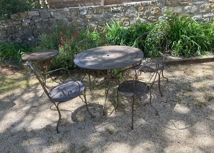 Photo de Magnifique Gite 75M2 Avec Terrasse 30M2, Piscine, Terrain De Petanque, Et Jardin En Cevennes Meyrannes