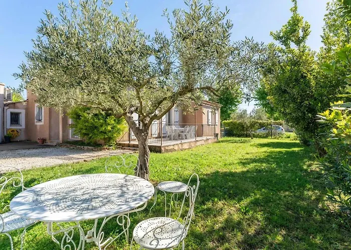 Maison Accueillante A Sernhac, Ideale Pour 7 Personnes + Jardin photo
