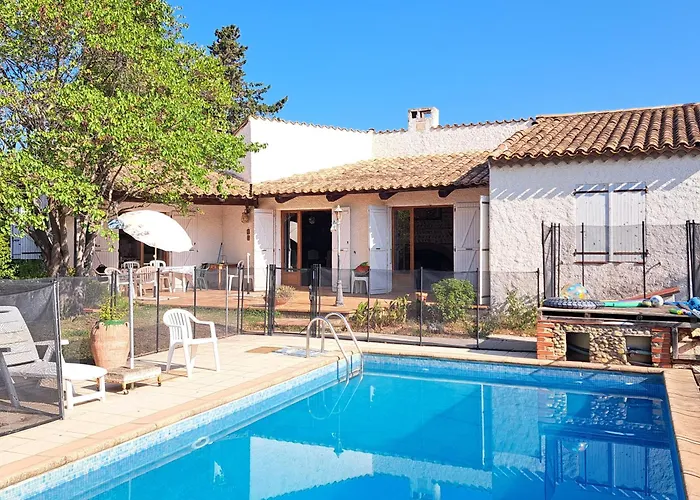 Maison De Vacances Avec Piscine Et Jardin Bompas  photo