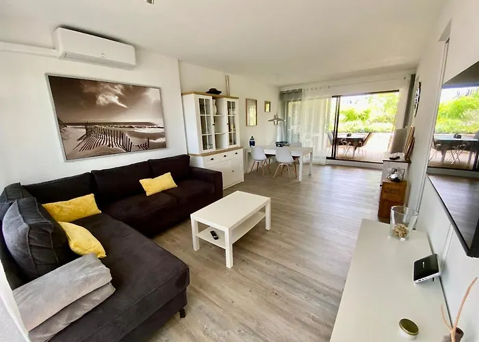 Le BarcarèsT3 Terrasse Et Piscineアパートメントの写真