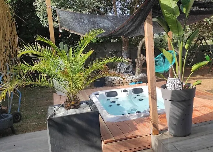 Photo de Agréable maison avec jacuzzi Vinassan