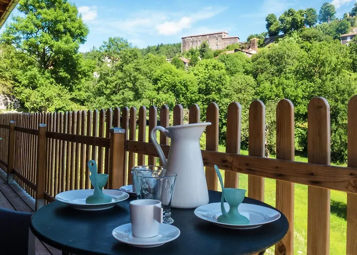foto di Cozy Countryside Escape In Auvergne Vachelerie