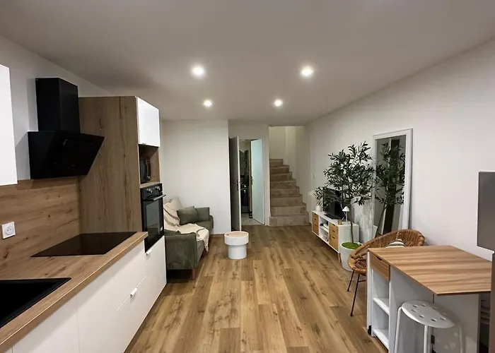 Photo de Petite maison cosy rénovée, entre mer et vignobles Ouveillan