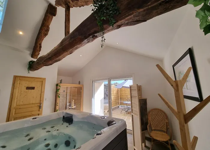 Photo de Le Gite Spa Du Cedre Bleu La Tourette-Cabardes