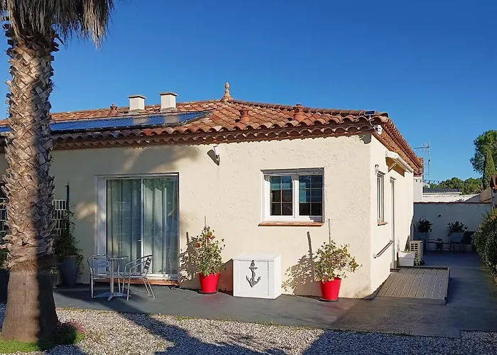 Фото Апартаменты Bouddha Fleurs De Lotus Сижан