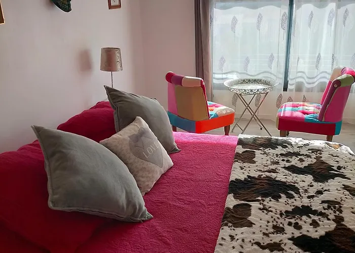 Alaric Lodge: Gite Champetre Avec Parking Prive. Comigne photo