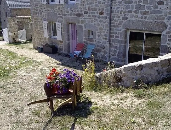 Gite La Maison D'Alphonse 7/8 Personnes Saint-Leger-du-Malzieu 사진