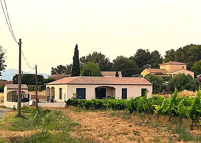 Photo de Villa neuve calme - piscine privée - vue sur les vignes Roquecourbe-Minervois