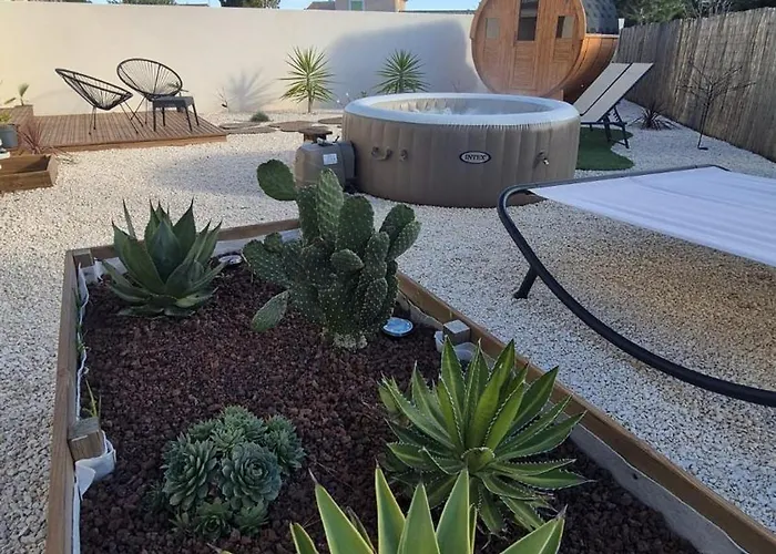 Séjour bien-être avec piscine, spa et sauna Saint-Nazaire-d'Aude foto