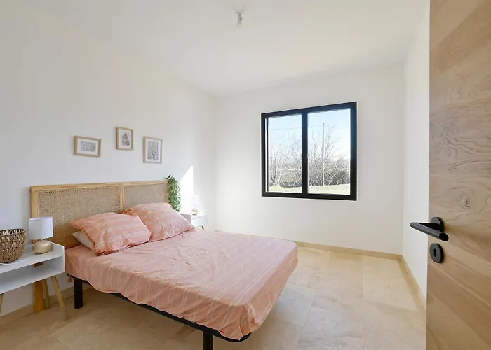 Nice Home In Les Plans Les Plans  사진