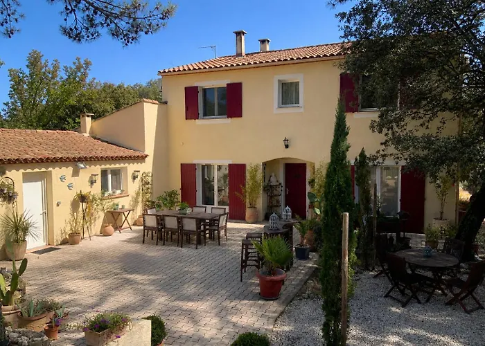 Фото Bed and Breakfast Les Jardins D'Holi Proche Uzes Garrigues-et-Sainte-Eulalie