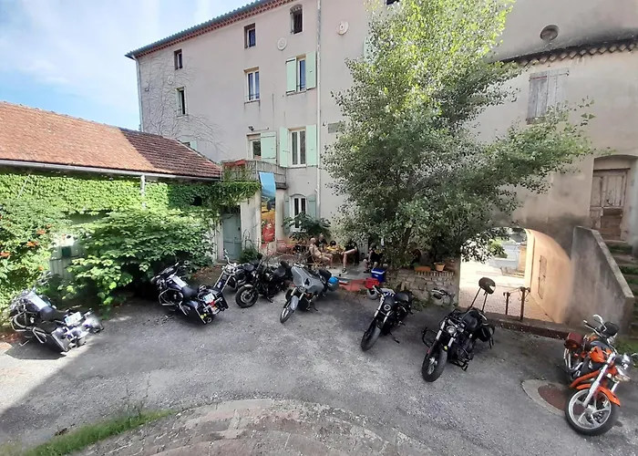 صورة مبيت وإفطار Saint-Florent-sur-Auzonnet Le Prieure