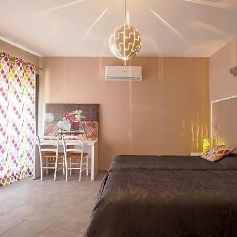 Logis Hotel Restaurant L' Auberge Cigaloise Saint-Hippolyte-du-Fort fotorgafie