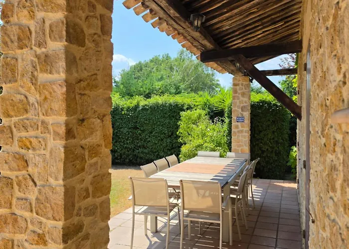 صورة Provencal Farmhouse And Pool - 4 Bedrooms - Up To 10 People بو سانت إيستبري