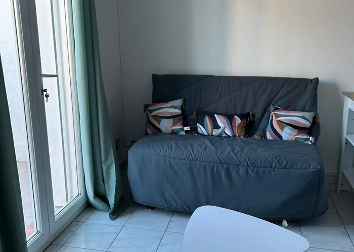 Studio Avec Terrasse Calme Et Ensoleillee Llupia képek