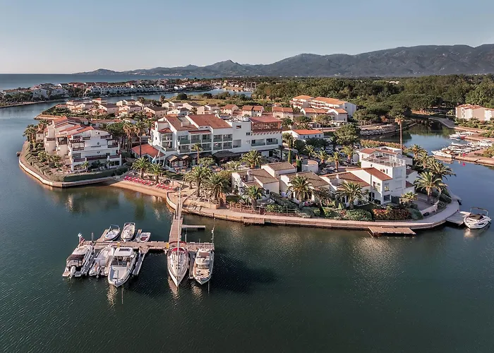 Relais Et Chateaux Thalasso & Spa Ile De La Lagune Saint-Cyprien  photo
