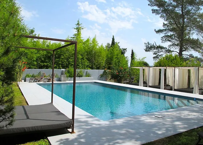 Chambres De L'Artemise & Spa Uzes photo