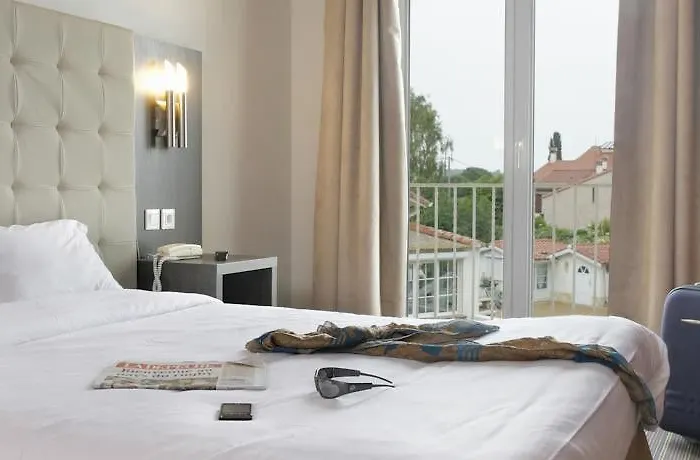 Hotel The Originals Perpignan Sud Le Grillon D'Or Le Boulou photo