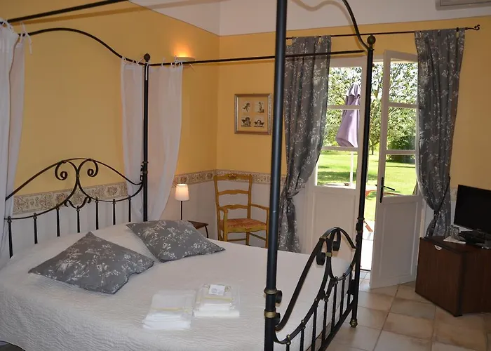 foto di Au Temps Des Cerises Hotel Remoulins