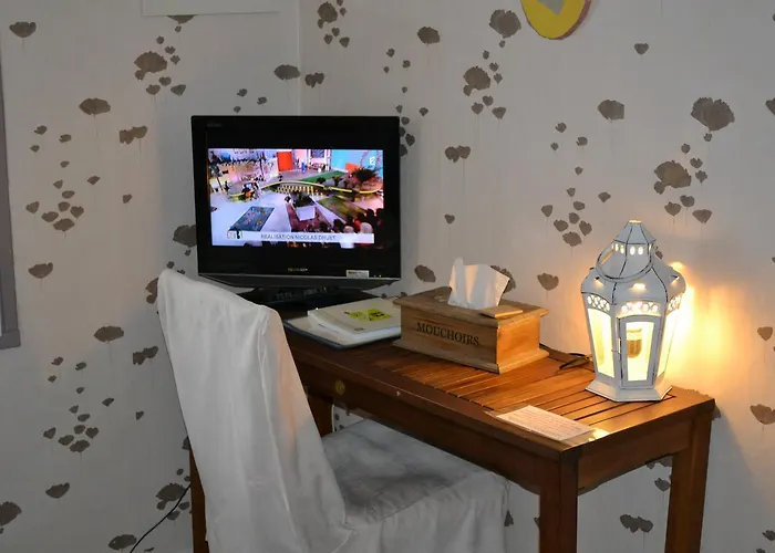 Logis Le Relais Sarrasin Hotel Vezenobres photo