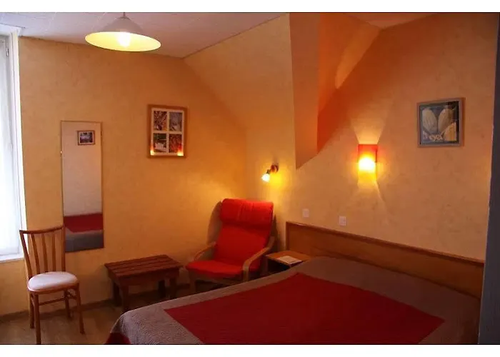 Les Chemins Francis - Modern Hotel Bagnols-les-Bains photo