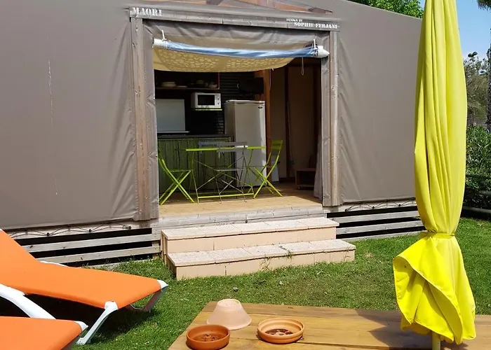 Camping Le Clos De La Grangette Hotel Serignan photo