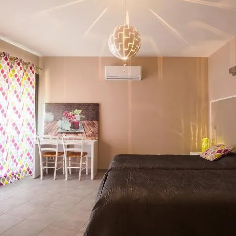 Logis Hotel Restaurant L' Auberge Cigaloise Saint-Hippolyte-du-Fort photo